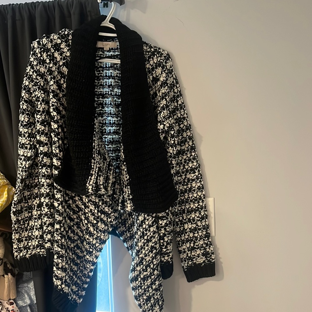 Ann Taylor loft sweater size medium NWT
